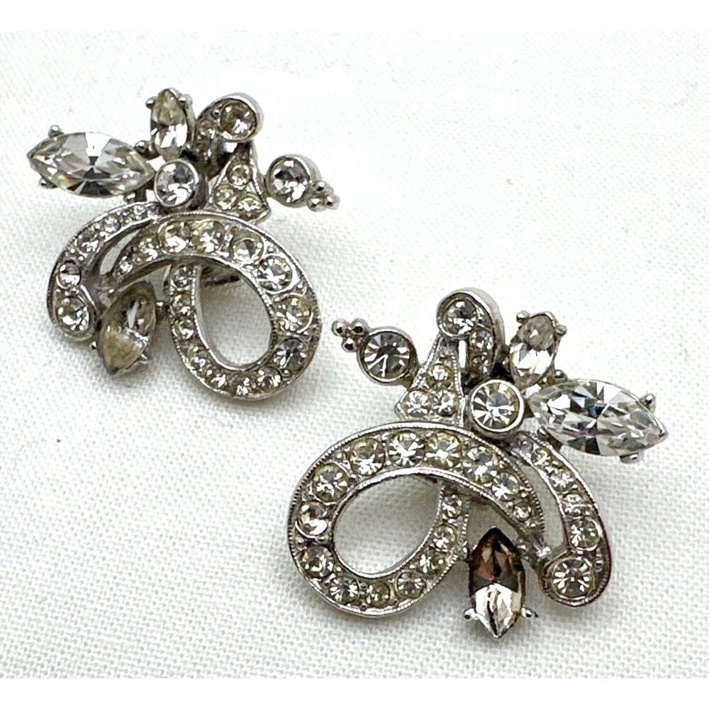 Vintage Timeless Classic ORA Earrings1940s Clip on Cluster Costume Regency
